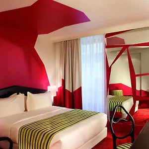 https://cristal-champs-elysees.fr-paris.fr